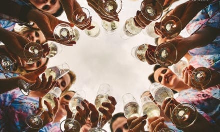 7 tipos de vinhos e acompanhamentos que harmonizam com a praia