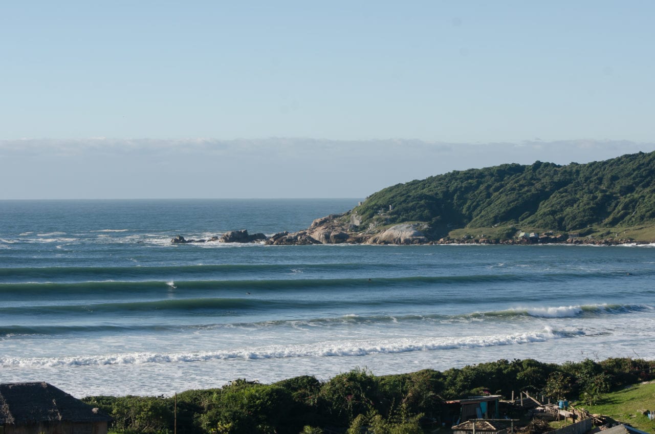 Conheça o “Projeto Jogue Limpo” e a preservação da Praia do Rosa