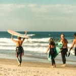 Surf na Praia do Rosa: melhores épocas e lugares para o esporte
