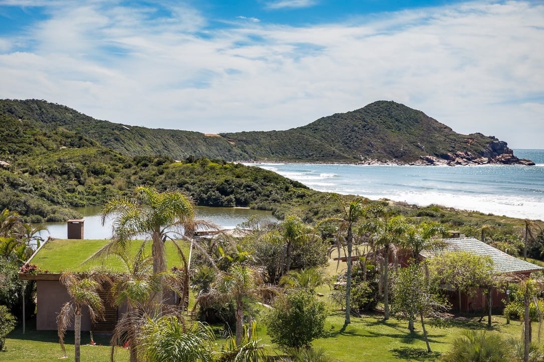 Descubra como encontrar uma piscina natural na praia do rosa